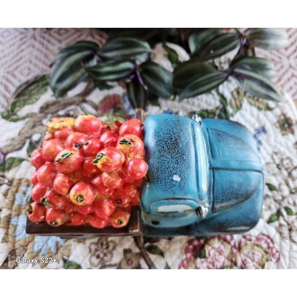 Decorative Fall vintage truck with pumpkins decoration - Picture 6 of 7